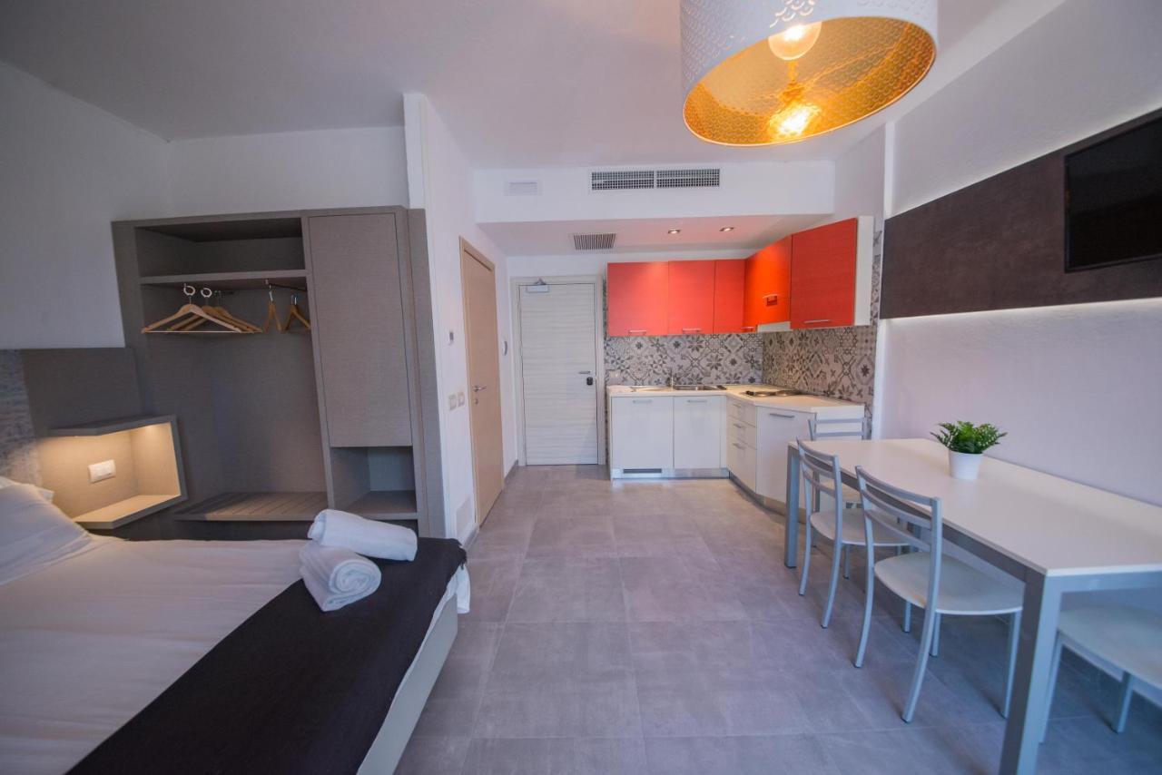 Cristine Aparthotel