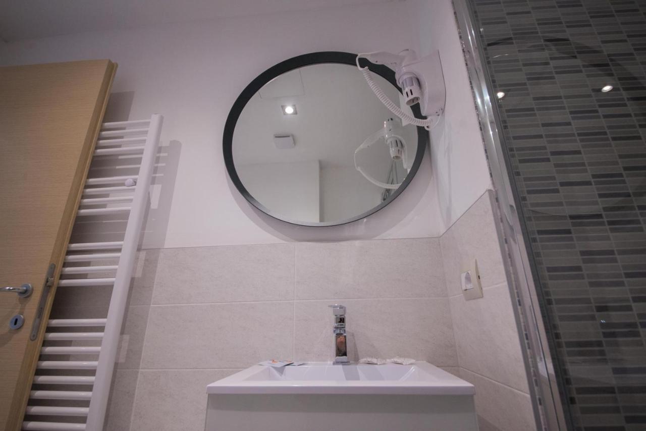 Cristine Aparthotel
