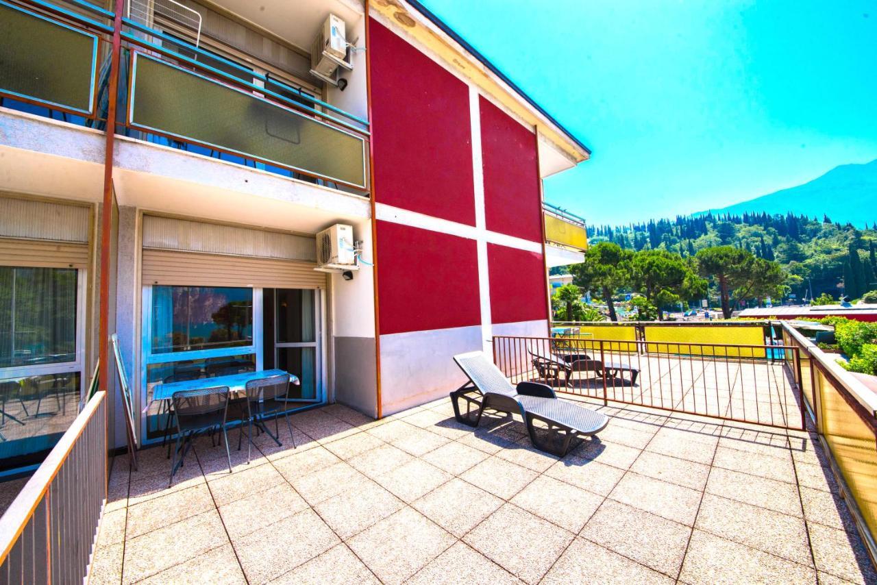 Cristine Aparthotel 2*