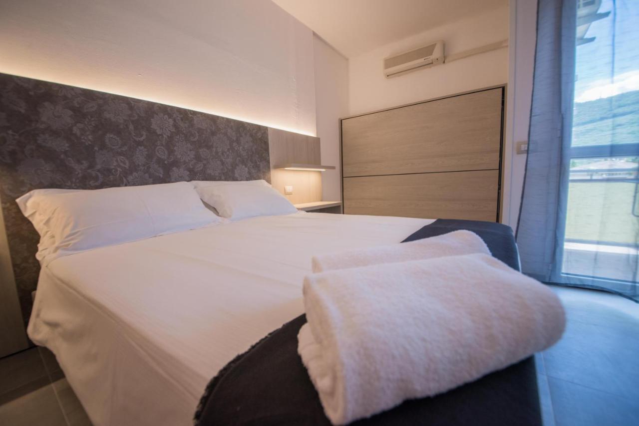 Cristine Aparthotel